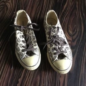 Low top cheetah print converse